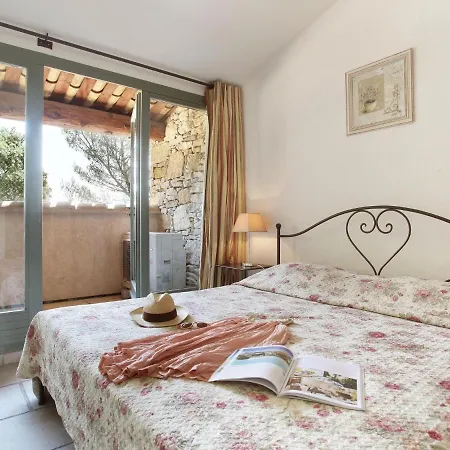With Ac, 3 Km From Holiday home Gordes